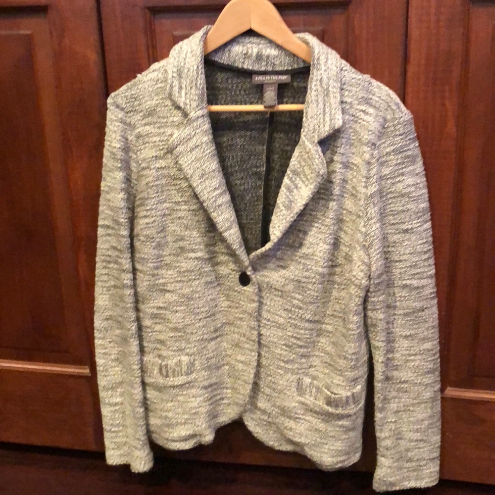 A Pea in the Pod L Maternity Jacket